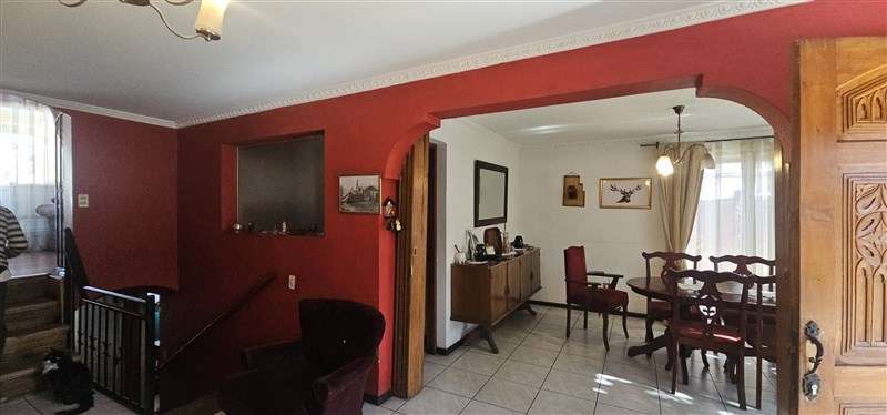 Casa en venta de 5 dorm. en La Reina