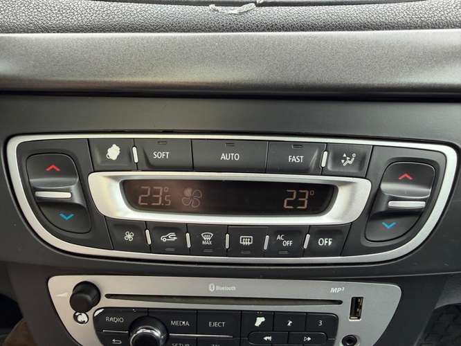 RENAULT MEGANE III 2.0 MT6 2013