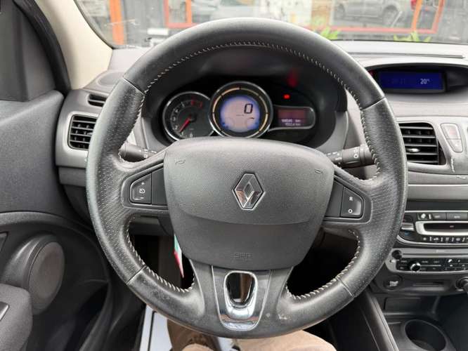 RENAULT MEGANE III 2.0 MT6 2013