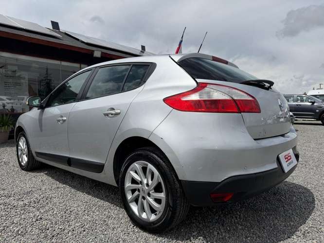RENAULT MEGANE III 2.0 MT6 2013