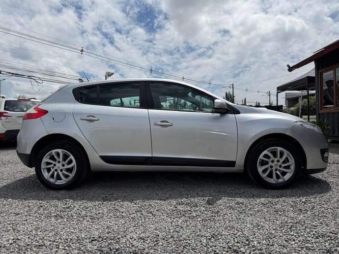 RENAULT MEGANE III 2.0 MT6 2013
