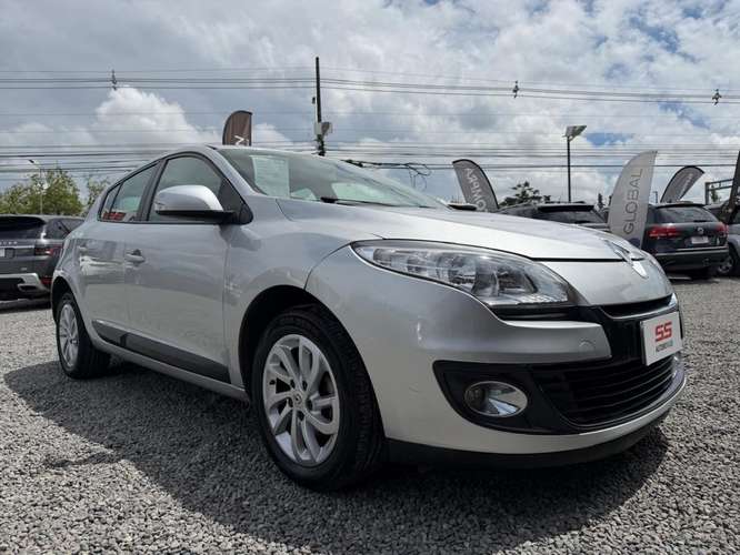 RENAULT MEGANE III 2.0 MT6 2013