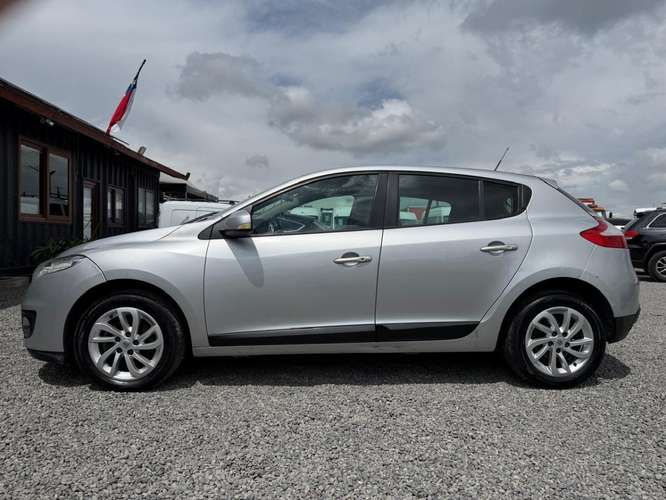 RENAULT MEGANE III 2.0 MT6 2013