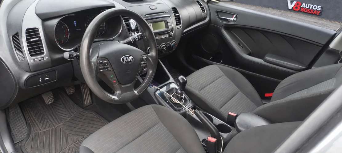 KIA CERATO EX 2017 - Imagen 6