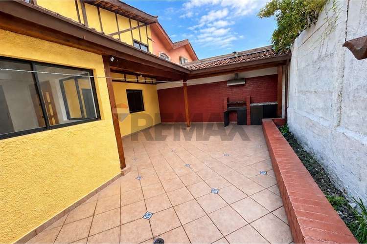 "casa espaciosa en macul, tu futuro hogar espera" - Imagen 14