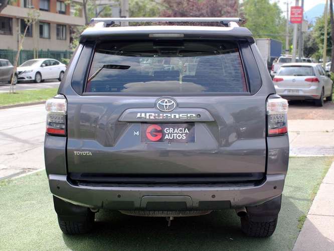 TOYOTA 4 RUNNER 4.0 SR5 4X4 AT 2019 - Imagen 5