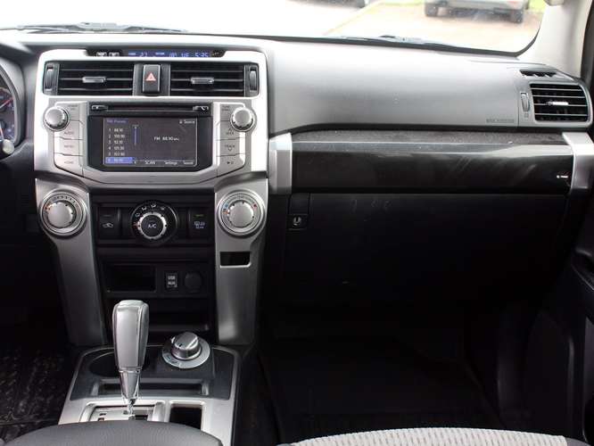 TOYOTA 4 RUNNER 4.0 SR5 4X4 AT 2019 - Imagen 12