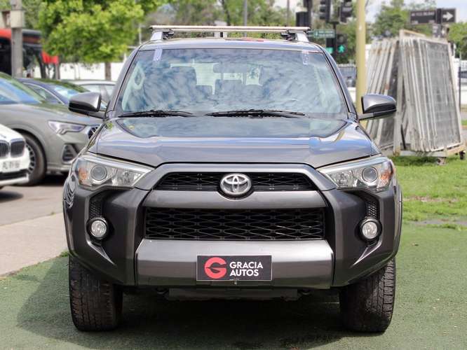 TOYOTA 4 RUNNER 4.0 SR5 4X4 AT 2019 - Imagen 2