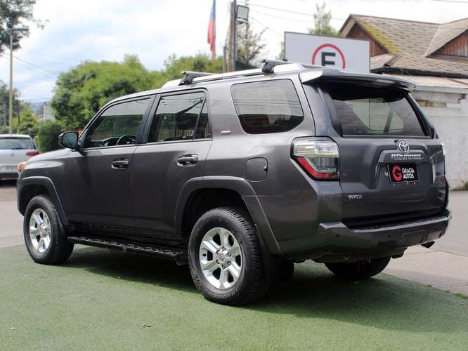 TOYOTA 4 RUNNER 4.0 SR5 4X4 AT 2019 - Imagen 6