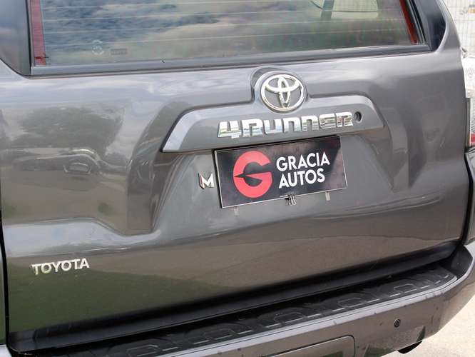 TOYOTA 4 RUNNER 4.0 SR5 4X4 AT 2019 - Imagen 7