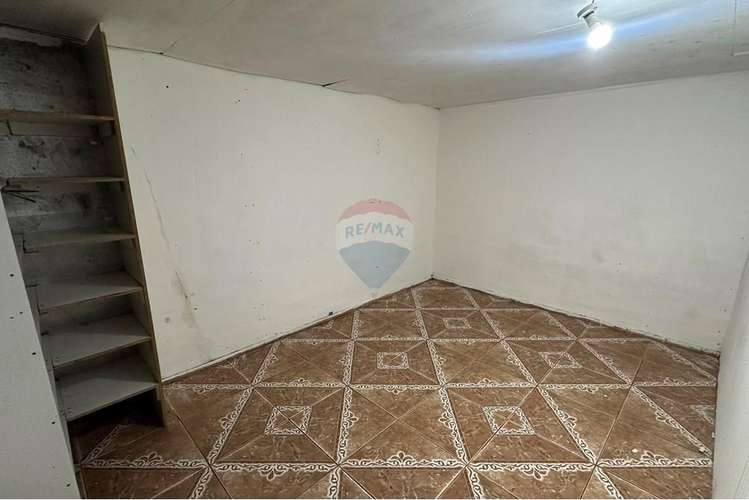 Arriendo casa trasera