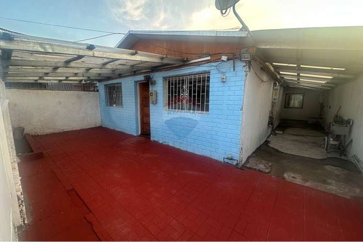 Arriendo casa trasera