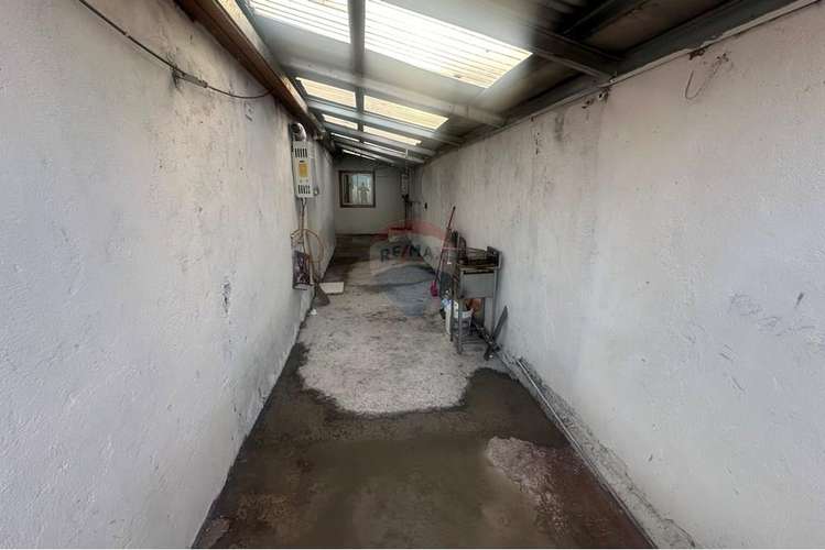 Arriendo casa trasera