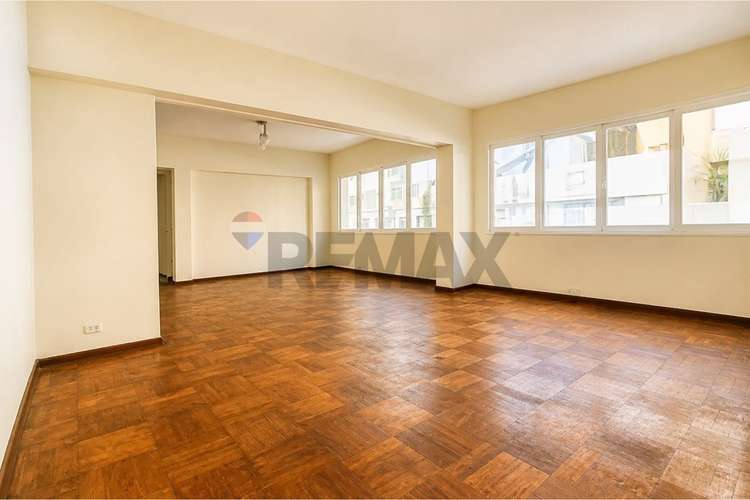 Venta amplio depto en stgo | metro b. artes - Imagen 2