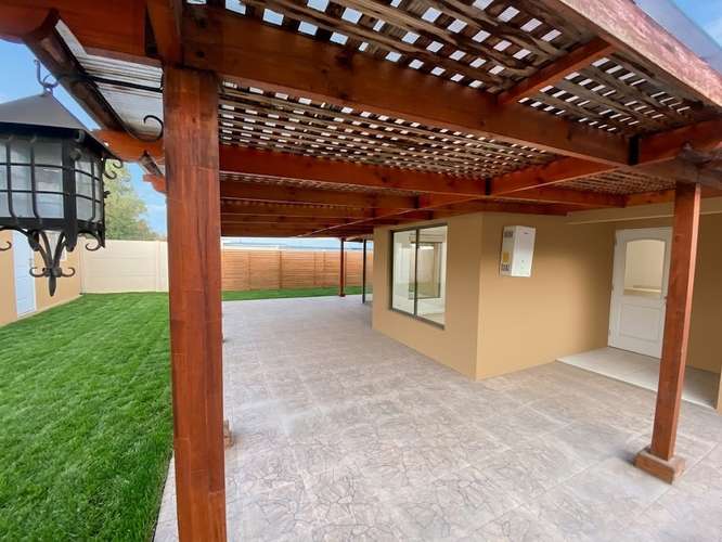 HERMOSA CASA CON 2DA CASA EN PATIO 4 DORM QUINCHO TERRAZA - Imagen 3