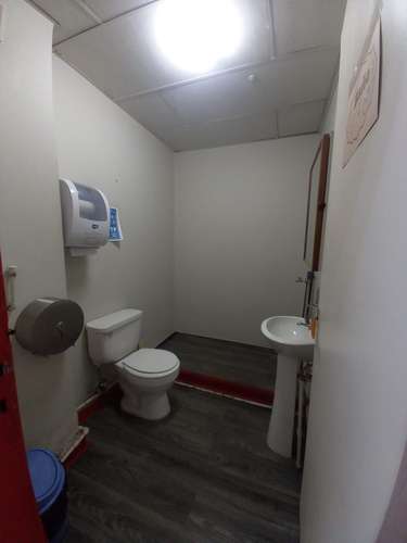 VENTA LOCAL COMERCIAL 2HAB 3BA SANTIAGO - Imagen 6