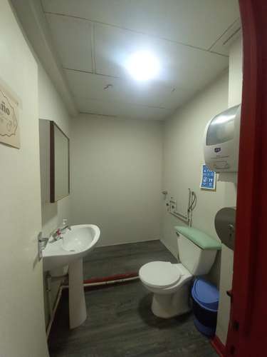 VENTA LOCAL COMERCIAL 2HAB 3BA SANTIAGO - Imagen 7