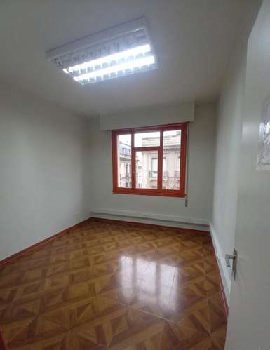 VENTA LOCAL COMERCIAL 2HAB 3BA SANTIAGO - Imagen 12