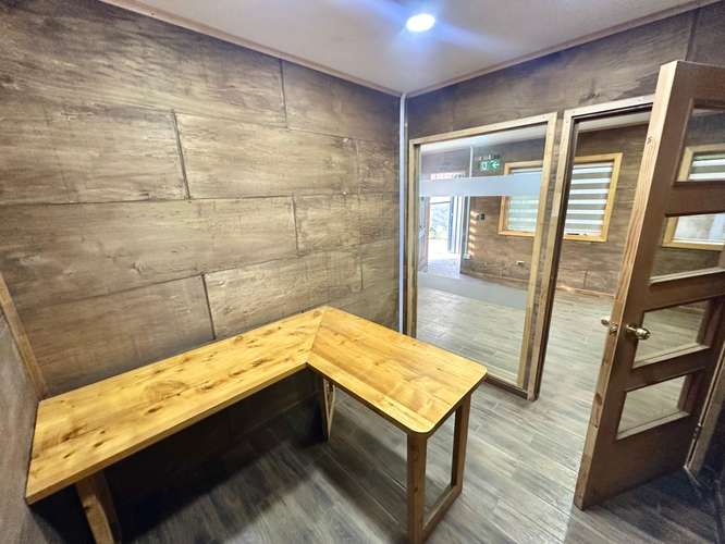 OFICINAS Y BODEGA CON AMPLIO ESTACIONAMIENTO EN VALDIVIA