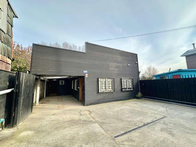 OFICINAS Y BODEGA CON AMPLIO ESTACIONAMIENTO EN VALDIVIA