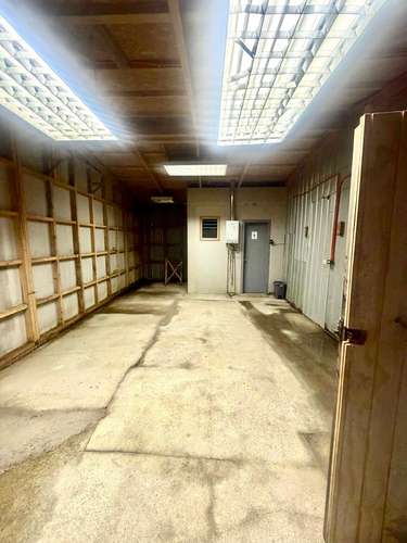 OFICINAS Y BODEGA CON AMPLIO ESTACIONAMIENTO EN VALDIVIA