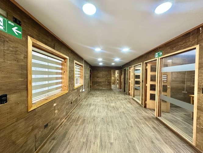 OFICINAS Y BODEGA CON AMPLIO ESTACIONAMIENTO EN VALDIVIA