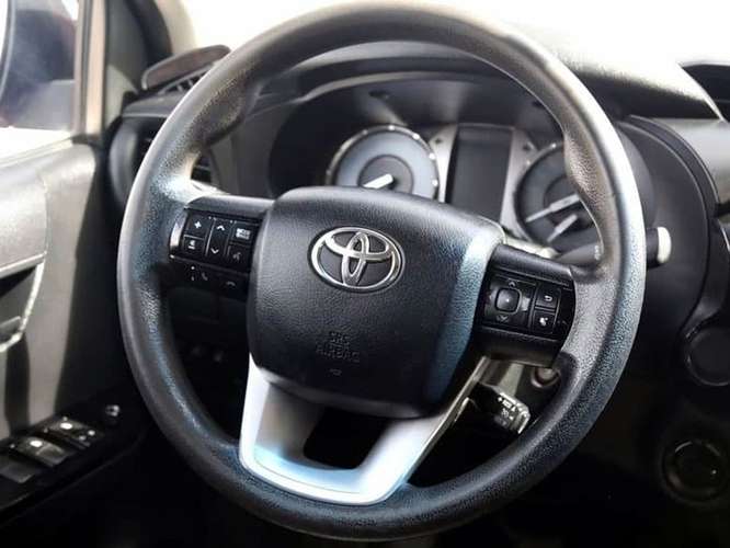 TOYOTA HILUX 2025 - Imagen 15