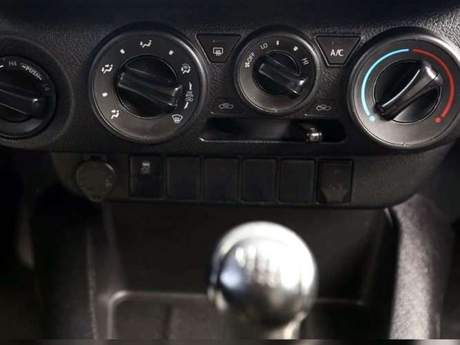 TOYOTA HILUX 2025 - Imagen 18