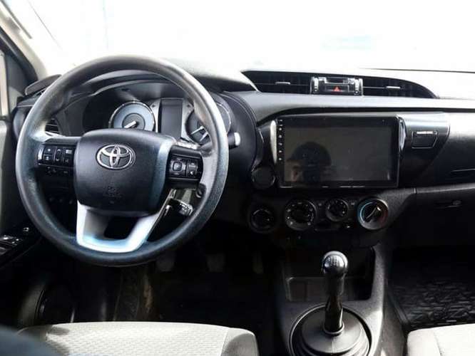 TOYOTA HILUX 2025 - Imagen 14