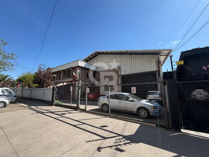 Bodega 630 m² en Macul: Oficinas, Exposición Comercial