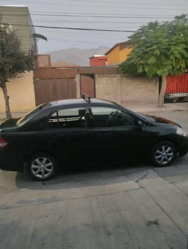 Vendo mi Nissan Tiida año 2011