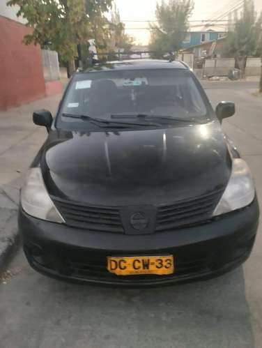 Vendo mi Nissan Tiida año 2011