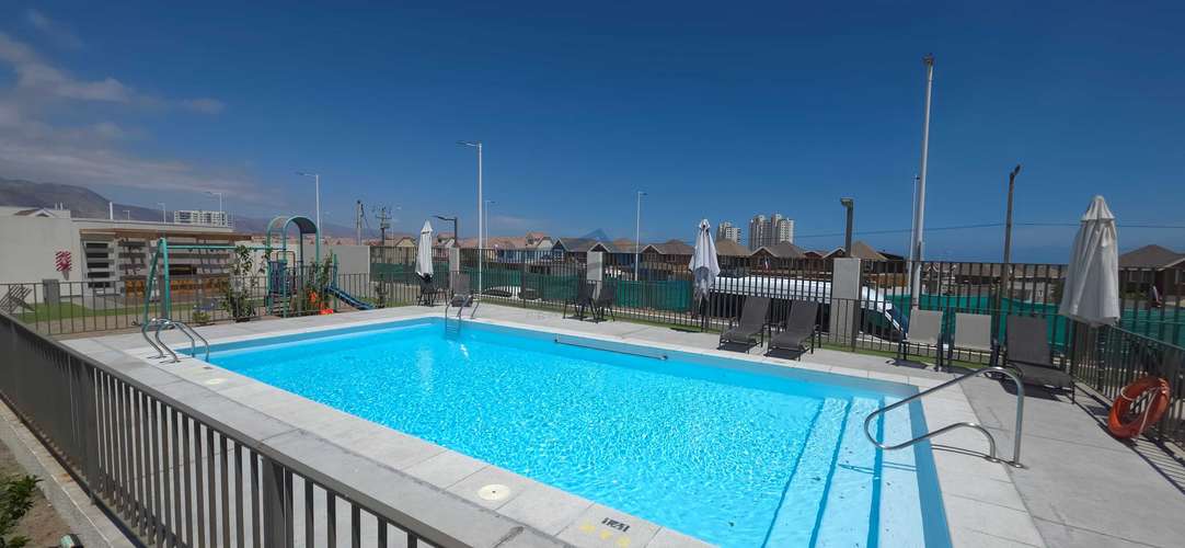Casa en arriendo 150 m² con 3H-2B Costa Laguna (186958)