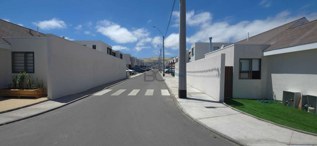 Casa en arriendo 150 m² con 3H-2B Costa Laguna (186958)