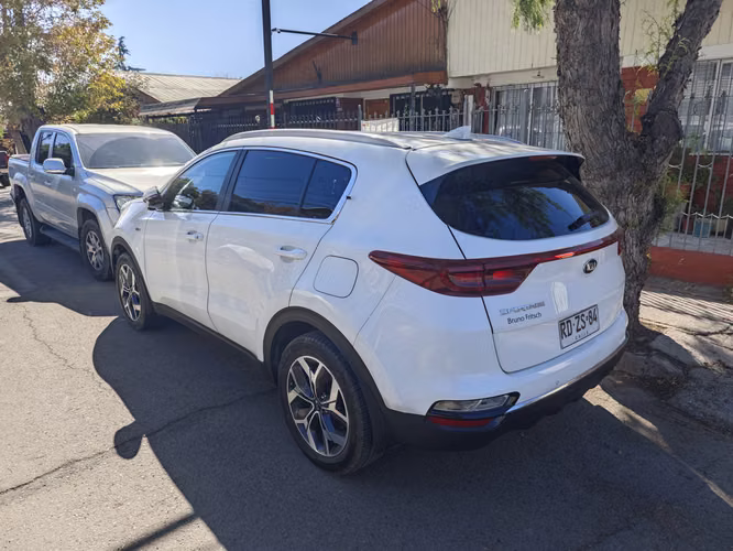Kia Sportage 4x4 petrolero 2021 - Imagen 3