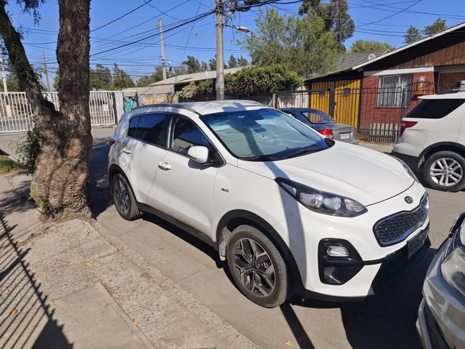 Kia Sportage 4x4 petrolero 2021 - Imagen 4