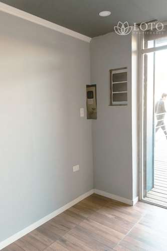 Se arrienda local comercial en paseo Comercial consolidado