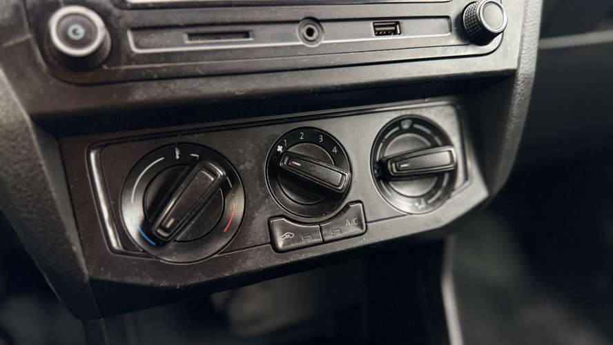 VOLKSWAGEN SAVEIRO 1.6 CD (2023) - Imagen 12