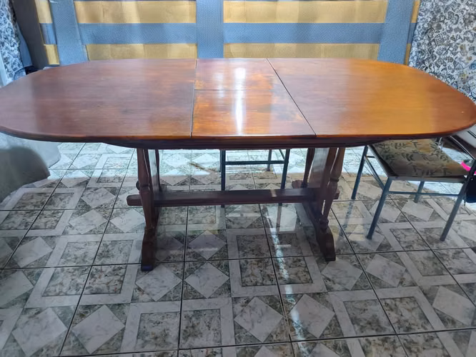 Mesa de comedor extensible usada