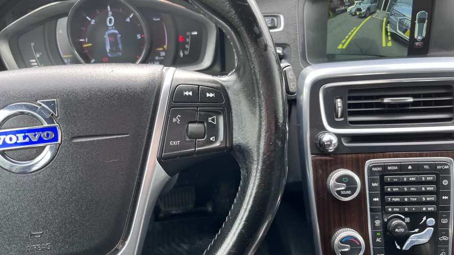 Volvo V60 Cross Country 2.4 D4 CROSS COUNTRY LIMITED AWD AT (2016)