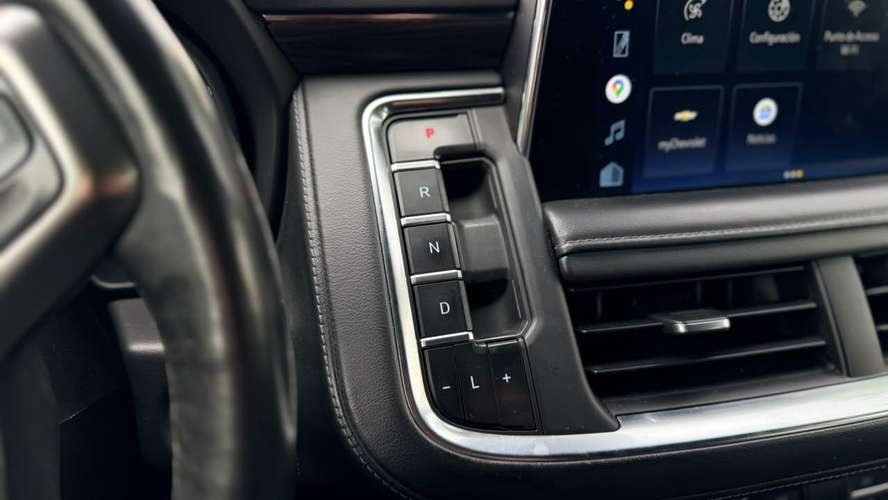 Chevrolet Tahoe Z71 4X4 5.3L AT (2022)