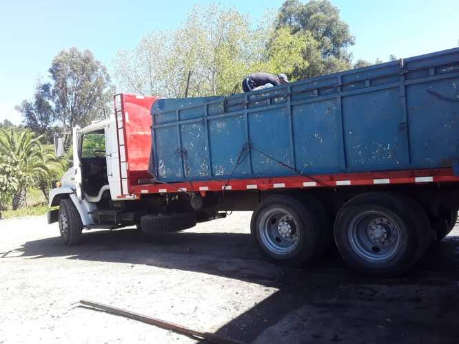 Se vende camión Freightliner FL-80
