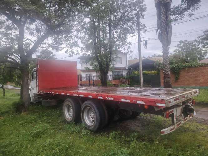 Se vende camión Freightliner FL-80