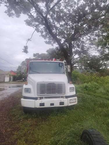 Se vende camión Freightliner FL-80