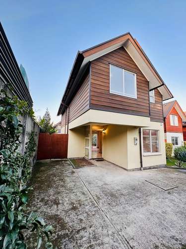 SE VENDE HERMOSA CASA CONDOMINIO LAGAR