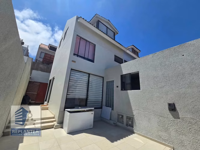 ARRIENDO Casa, 4 habitaciones Condominio Terrazas del Mar -  Sector Sur IQQ
