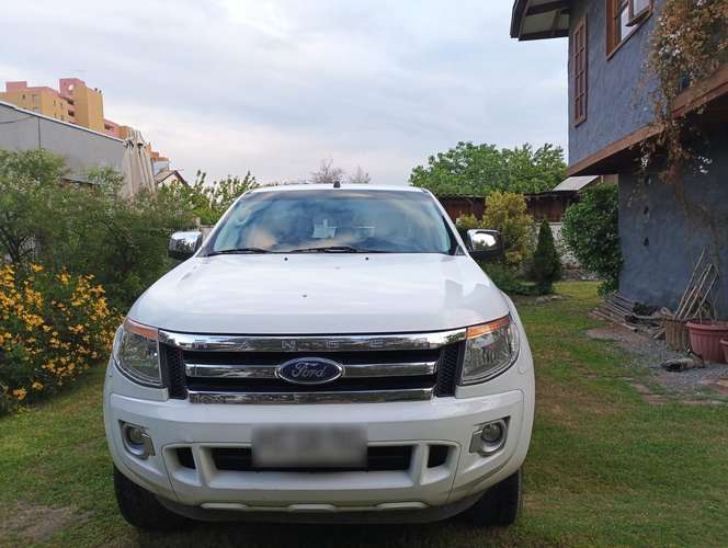 OPORTUNIDAD Ford Ranger XLT 3.2 4x2 (2016) – Facturable / Solo Traslados