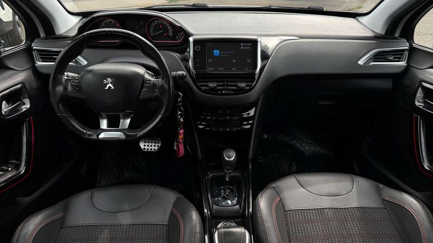 Peugeot 2008 GT 1.2 PURETECH 110 EAT6 (2018) - Imagen 5