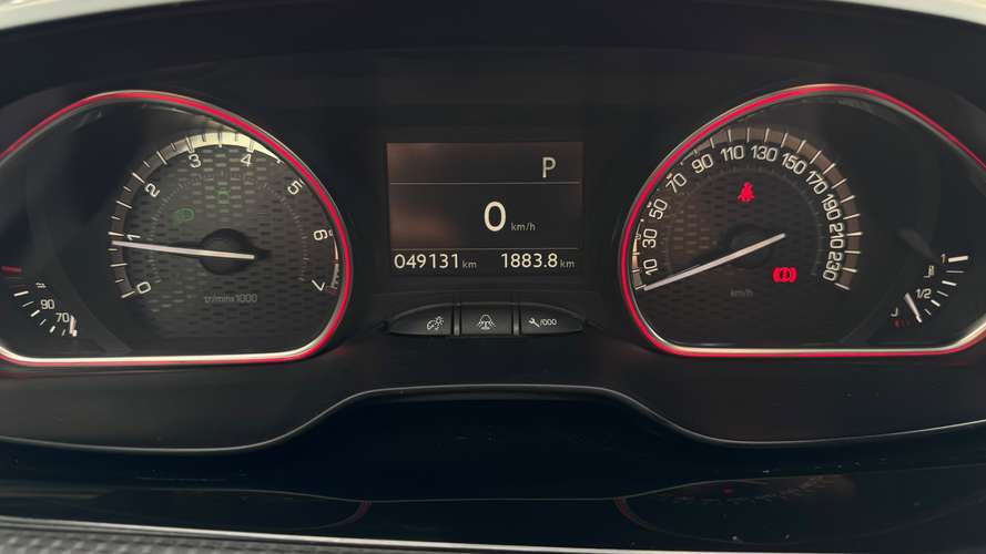 Peugeot 2008 GT 1.2 PURETECH 110 EAT6 (2018) - Imagen 6