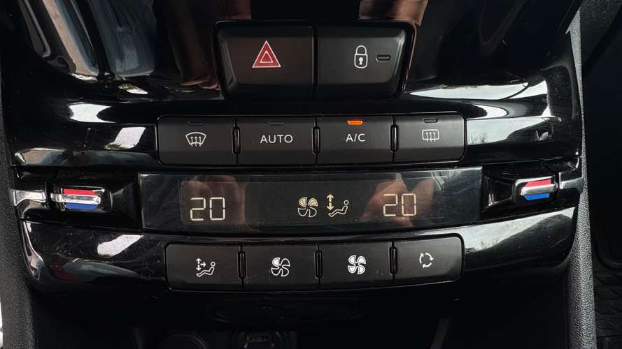Peugeot 2008 GT 1.2 PURETECH 110 EAT6 (2018) - Imagen 18